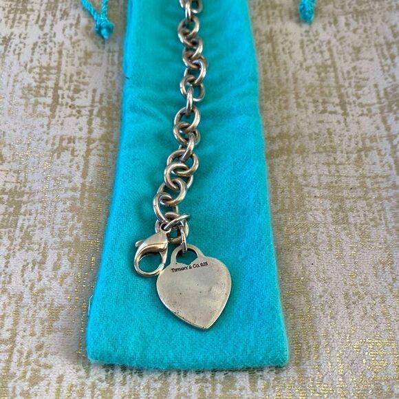 Tiffany & Co Silver 925 Classic Heart Charm Bracelet. Engravable. Pouch - Picture 2 of 11